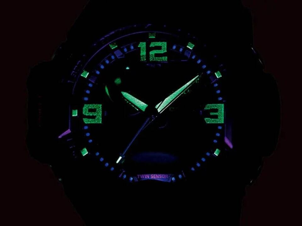 CASIO GA-1000-4ADR Kol Saati