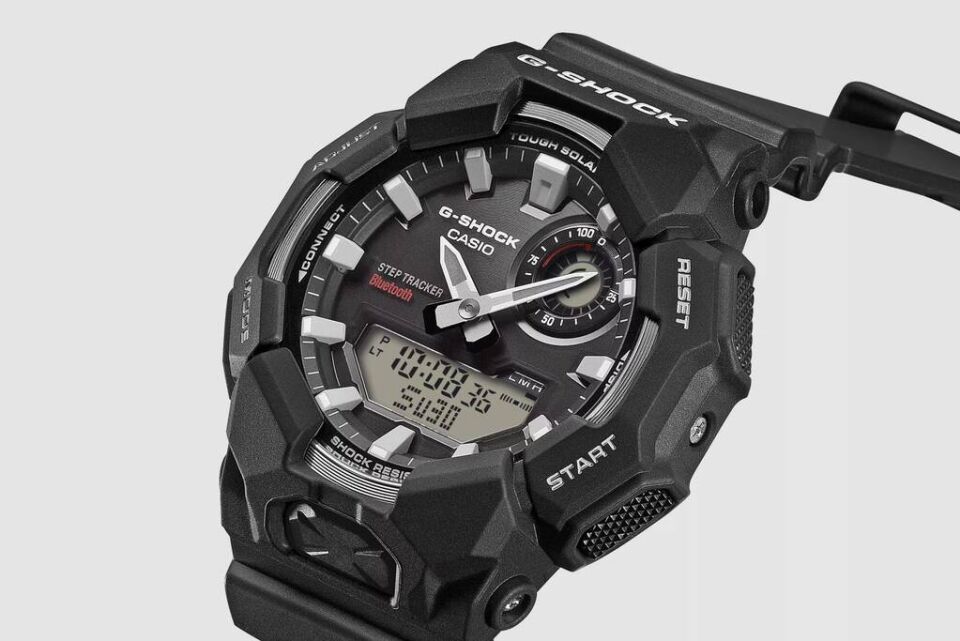 CASIO GA-B010-1ADR Dijital/Analog Erkek Kol Saati