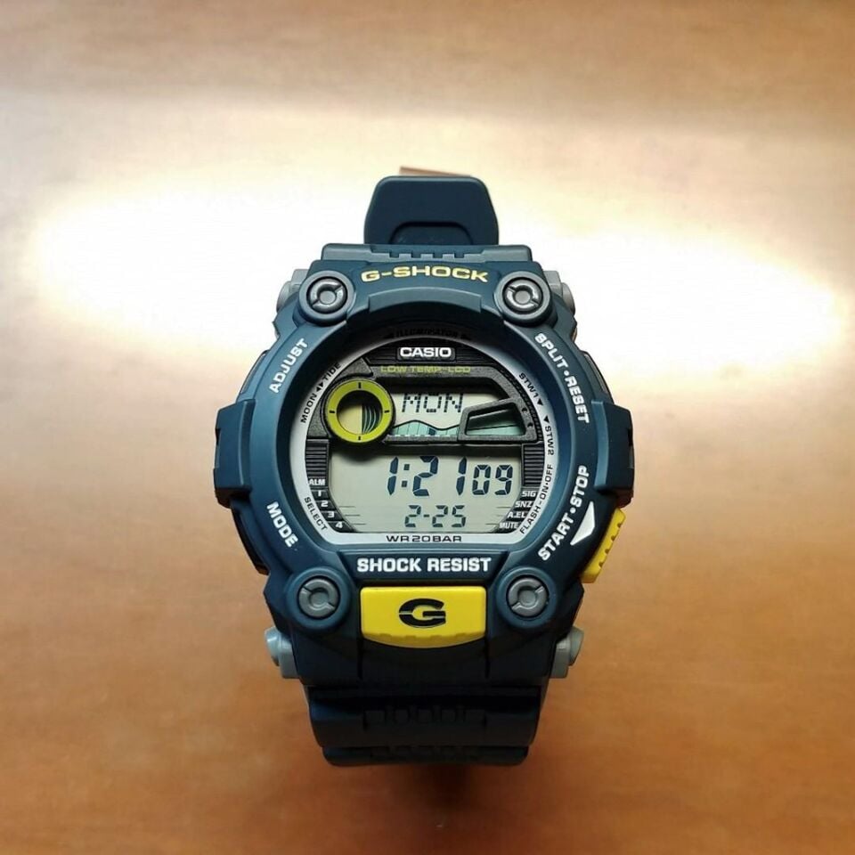 CASIO G-7900-2DR Dijital Erkek Kol Saati