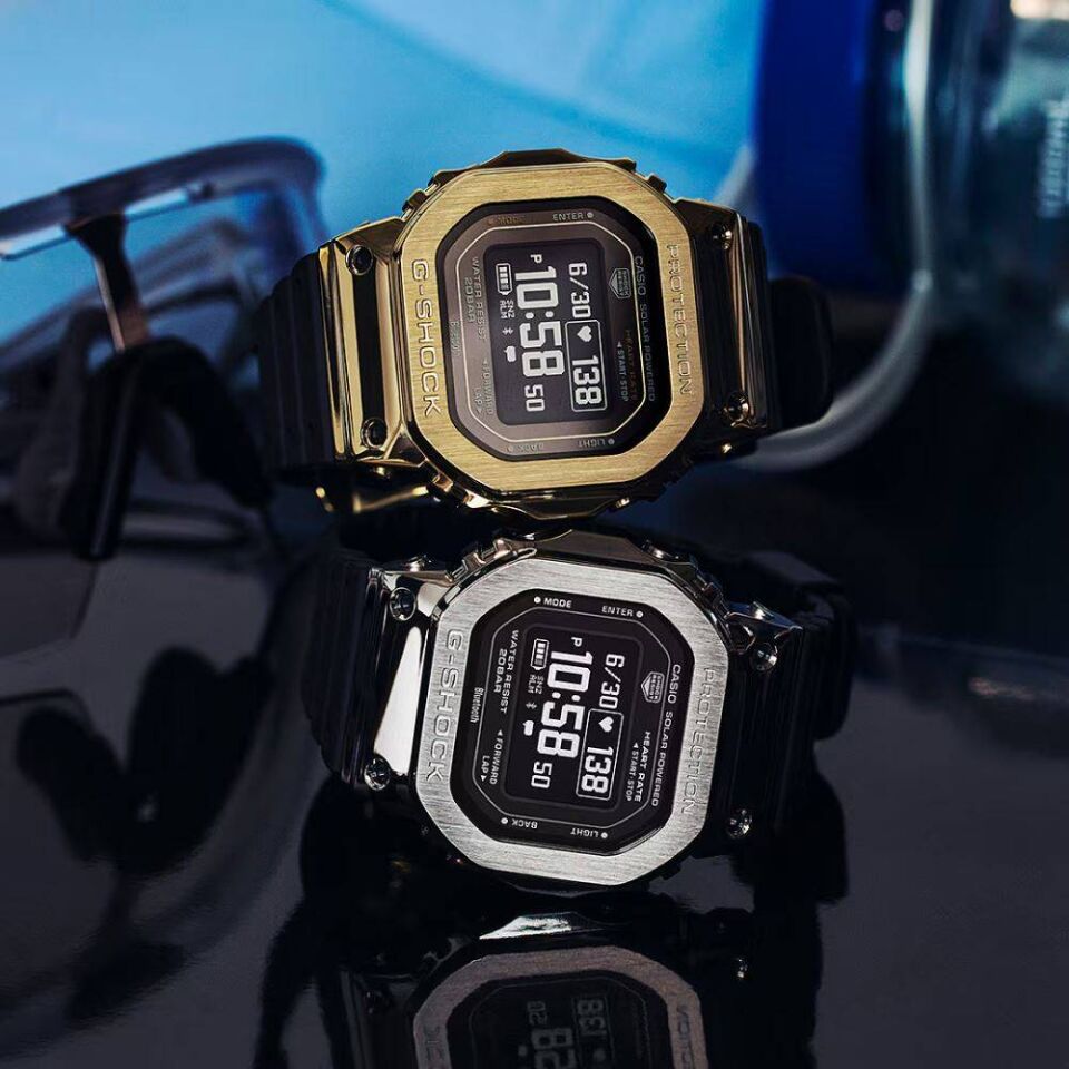 CASIO GM-H5600-1DR Erkek Kol Saati