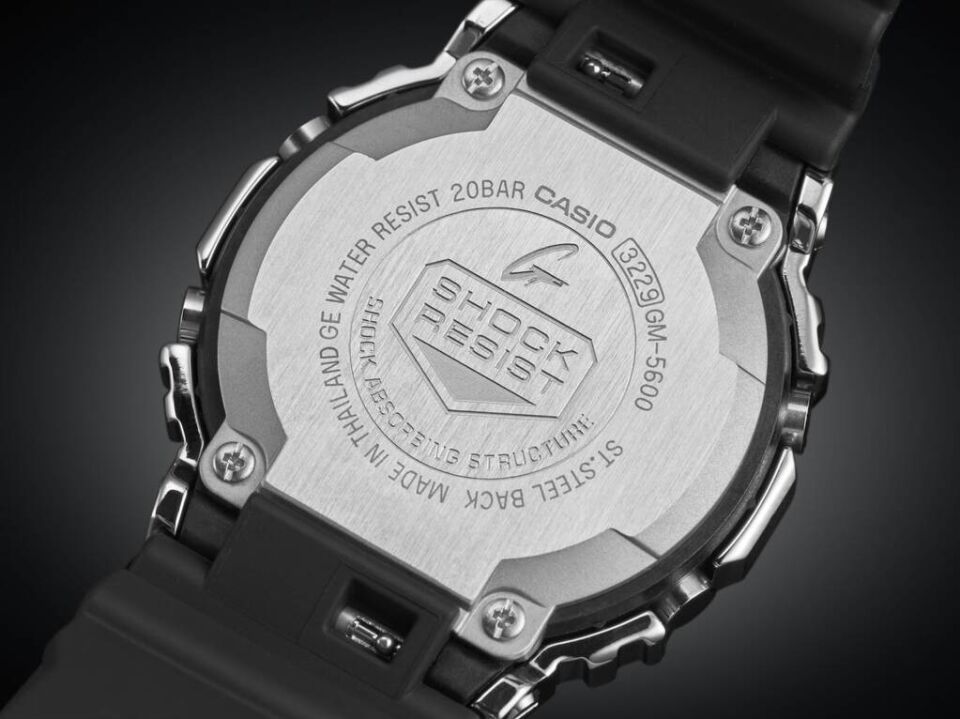 CASIO GM-5600U-1DR Kol Saati