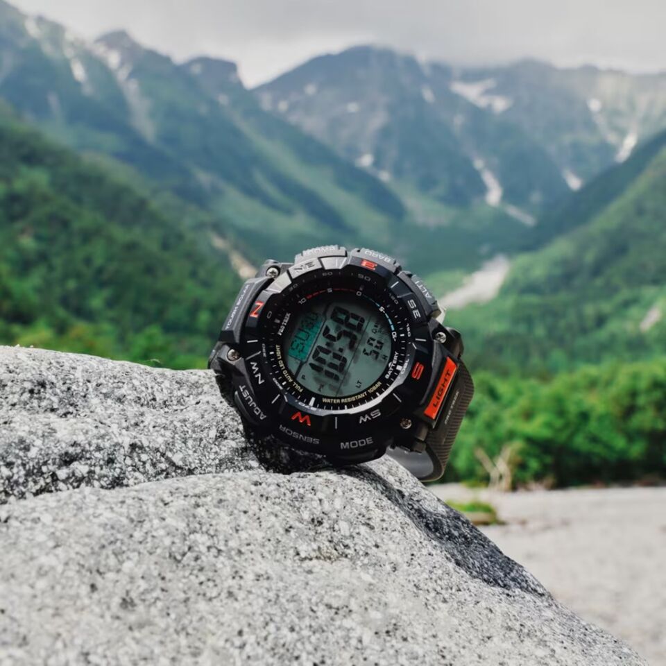 CASIO PRG-340-1DR Solar Erkek Kol Saati