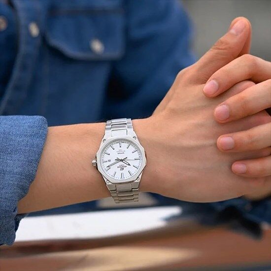 CASIO EFR-S108D-7AVUDF Analog Erkek Kol Saati