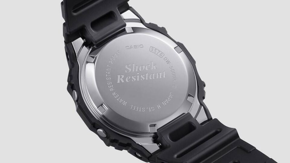 CASIO DW-5000R-1ADR Dijital Erkek Kol Saati