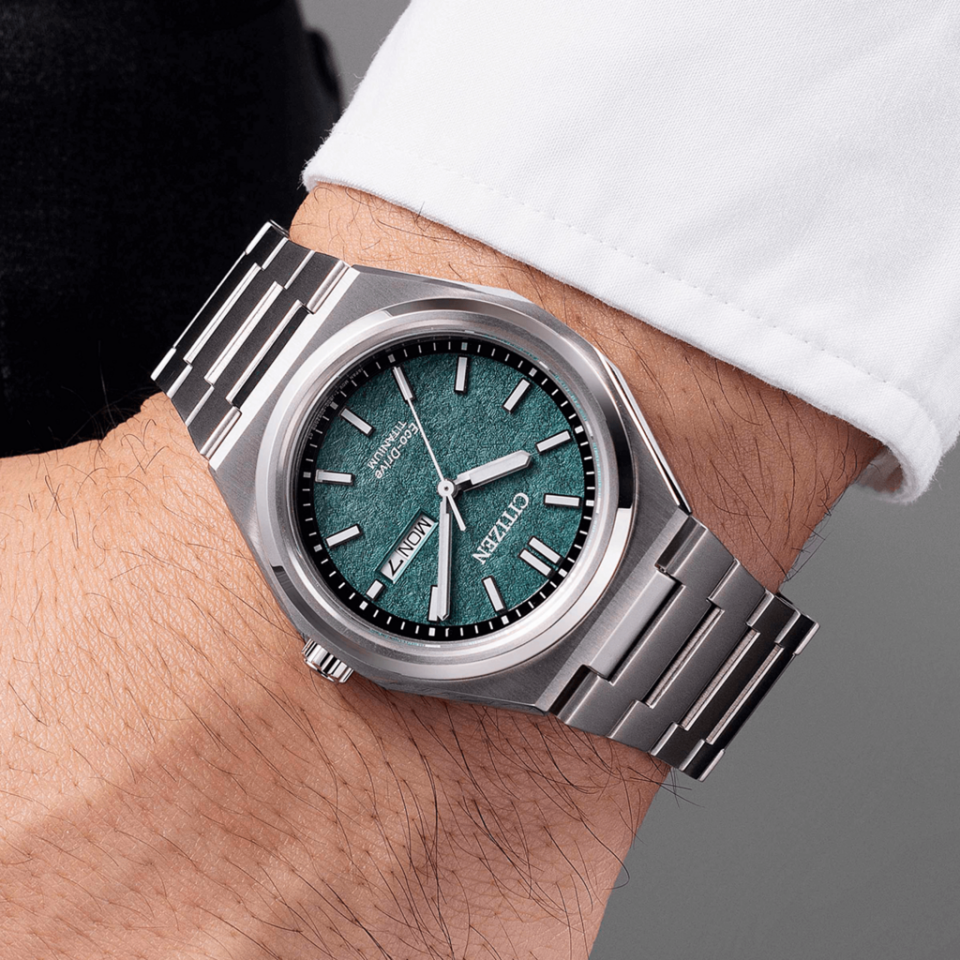 CITIZEN AW0130-85XC Solar ERKEK KOL SAATİ